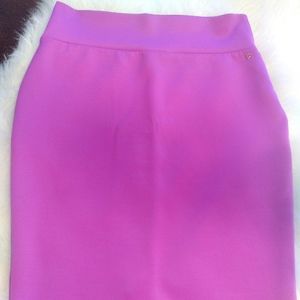 Thalia Sodi's fitted pencil skirt. Color Purple - Size Large (10-12)